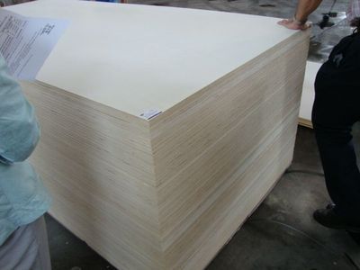 富士木業人造板廠產品相冊 專業地板基材解決方案